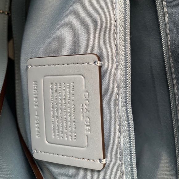 💕NWT! Coach Blue Leather Zip Tote - Picture 4 of 7